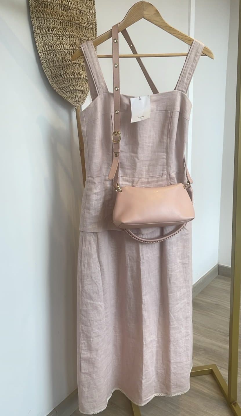 Vestido  de alças largas chiquíssimo